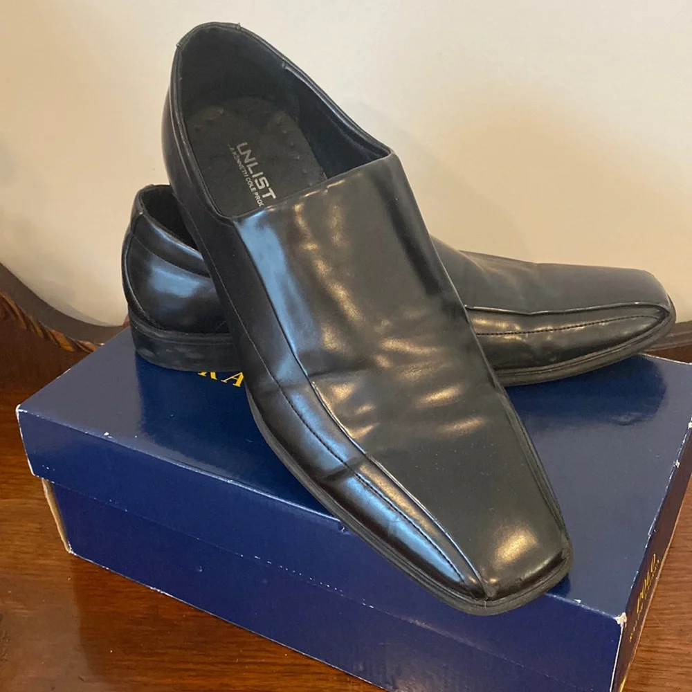 14;09 - Kenneth Cole Unlisted Slip on Loafers
